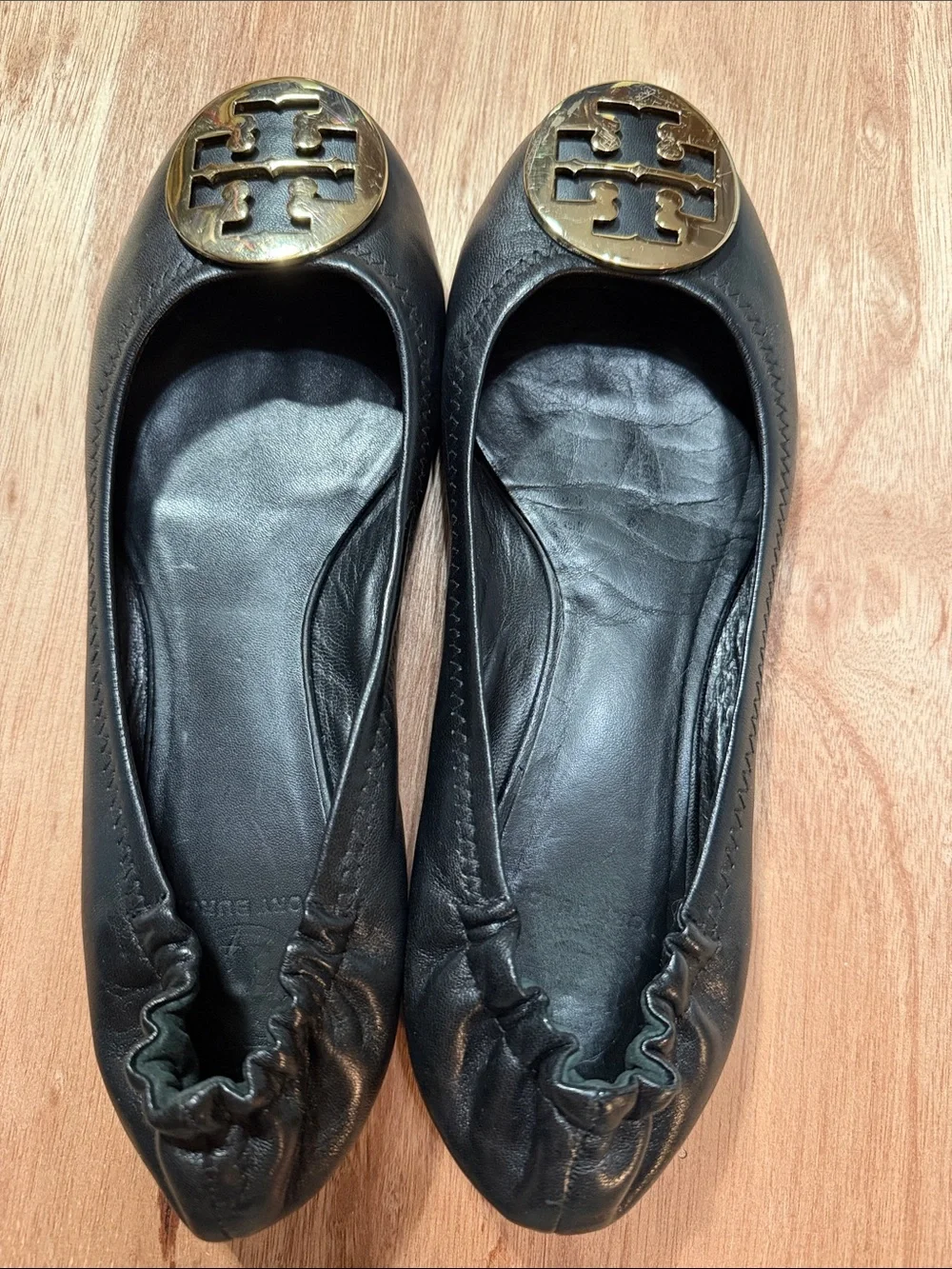 Tory Burch Leather Black Flats with Gold Logo size 8.5/9